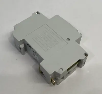 Used ABB Miniature Circuit Breaker 1-Pole DIN Rail w/ Auxiliary Contact Circuit Breakers Michigan US | Maverick Industrial Sales #1389379
