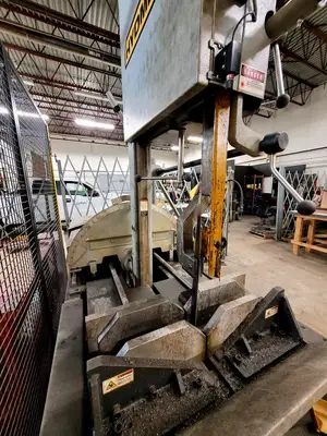 Used 2016 HYD-MECH VW18 Vertical Band Saws British Columbia CA | Lenmark #913329