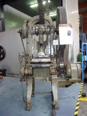 USED SCHULER 35 TON