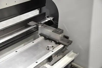 USED LVD PPEB 80 TON X 2500 MM CNC