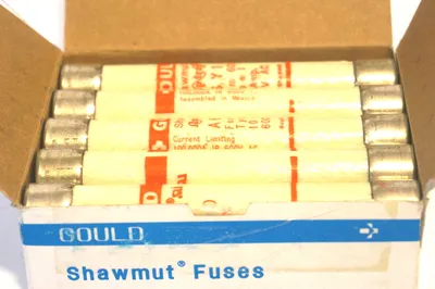 10 NEW GOULD SHAWMUT A6Y10-1 FUSES A6Y101