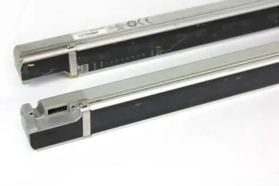 USED KEYENCE SL-C32H-R AND SL-C32H-T