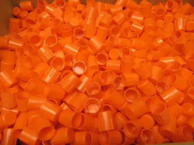Niagara Plastics TC-63 Threaded Plastic Caps 5/8-18 Lot of 3992