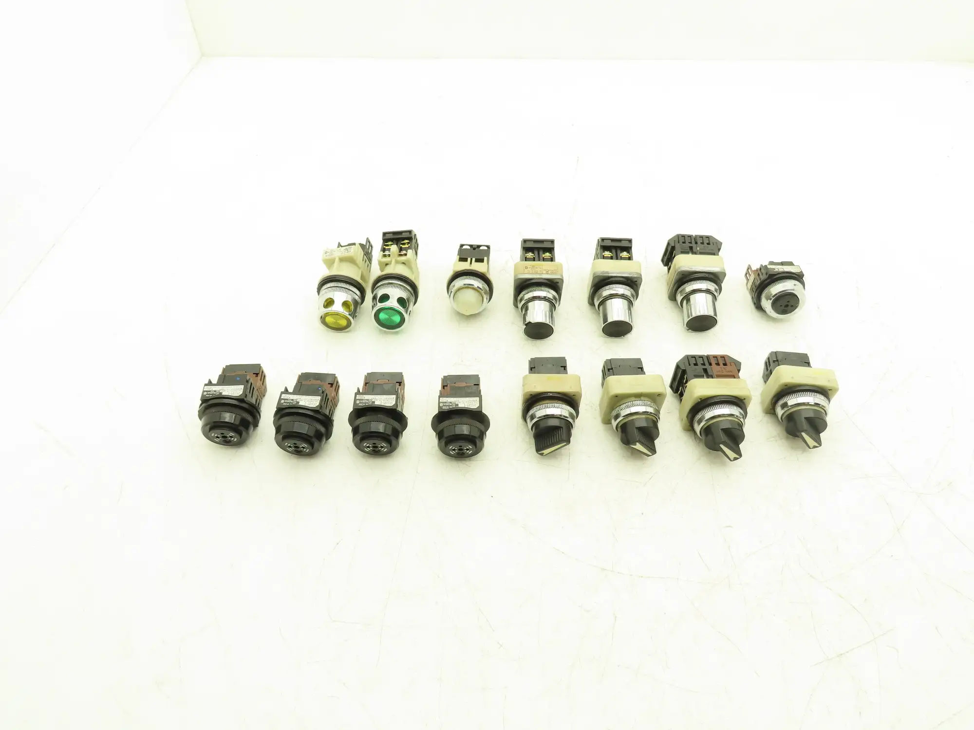 Fuji Electric Pushbutton Selector Pilot Light Alarm Buzzer Mixed Lot of 15