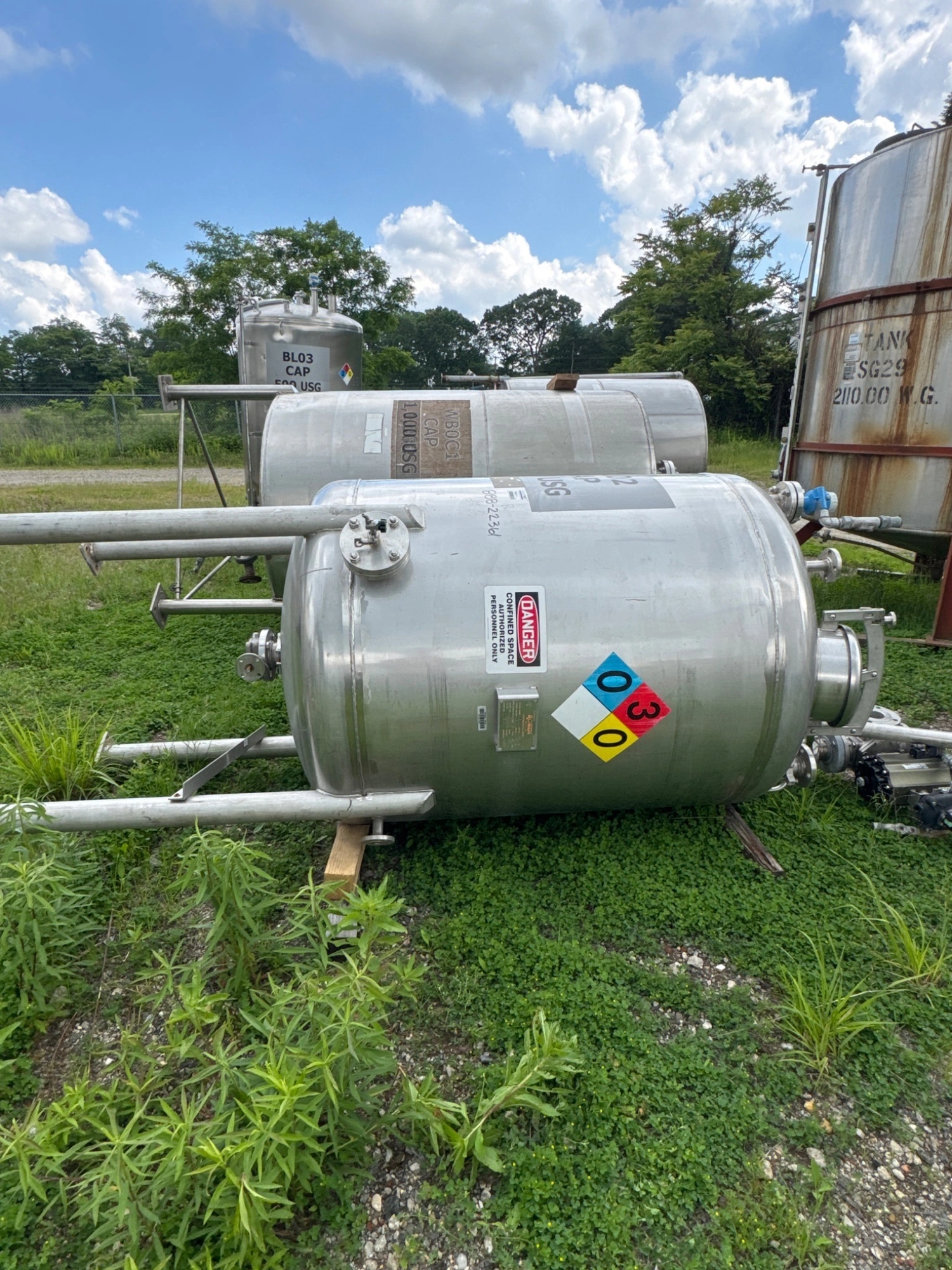 450 Gallon Stainless Steel Tank