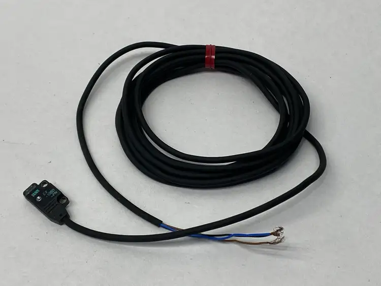 Used SUNX ULTRA-SLIM PHOTOELECTRIC SENSOR Photoelectric Sensors Michigan US | Maverick Industrial Sales #1088839