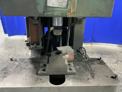 USED 1996 HMI 9031