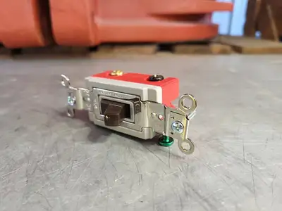 NEW HUBBELL HBL1223