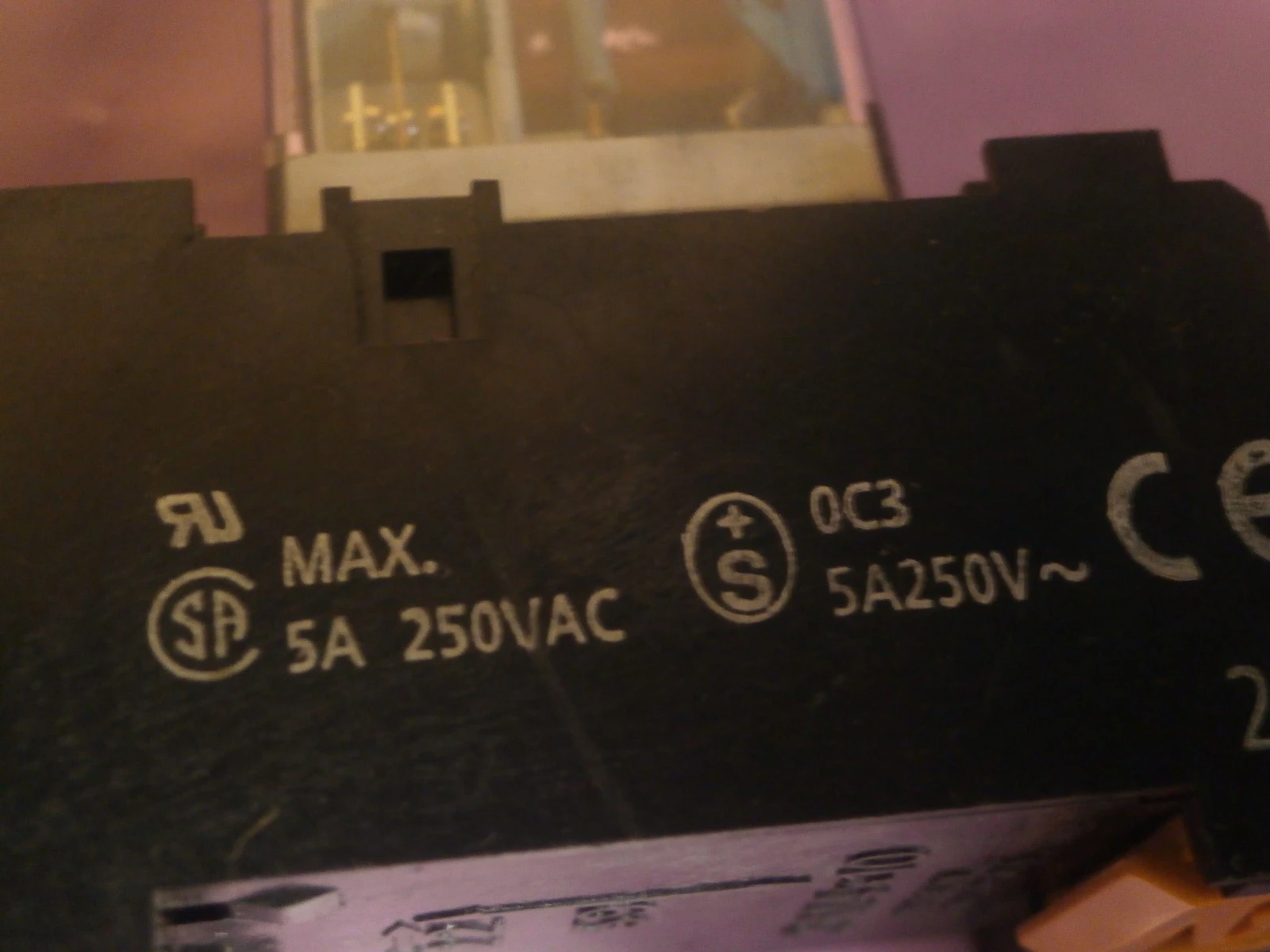 USED ALLEN BRADLEY 700-HC24Z24 WITH BASE