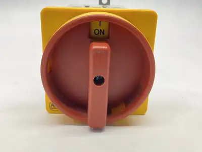 194E-E32-1753 | Allen Bradley  Ser B Disconnect Switch 32A 690V - Used