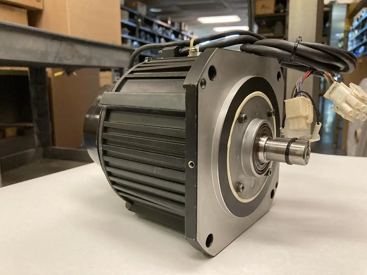 USED YASKAWA ELECTRIC SGMDH-12A2A-YRA1