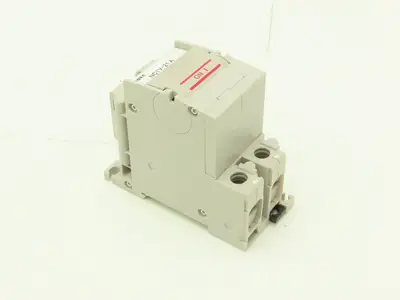 IDEC NC1V-2100 5 Amp Circuit Protector 2 Pole A Curve 250VAC/125VDC Lot of 9