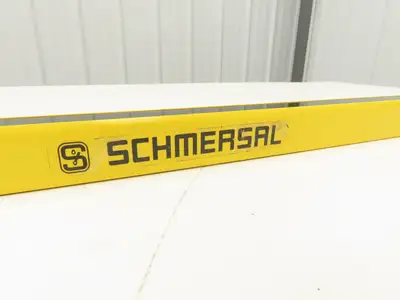 Schmersal SLC440COM-R-0650-14 Safety Light Curtain Receiver 650mm Parts/Repair