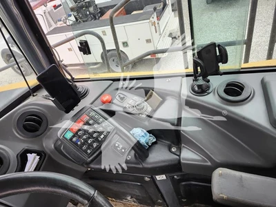 USED 2018 BELL B40E