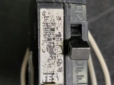 20 Amp, 2 Pole, 120 volts Circuit Breaker