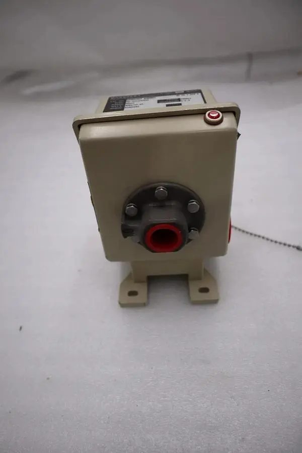 NEW ASHCROFT LPSN4PB07 XCHFMK3 Pressure Switch 15psi 125/250VAC STOCK H1366