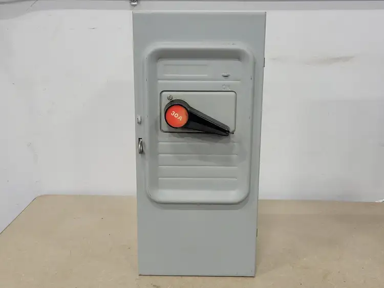 Used FEDERAL PIONEER 1322SN Switchgears British Columbia CA | Lenmark #239944