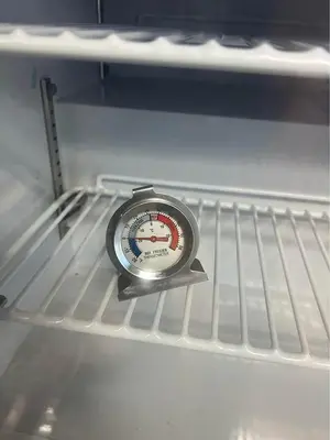 USED HUBERT GLASS DISPLAY FREEZER
