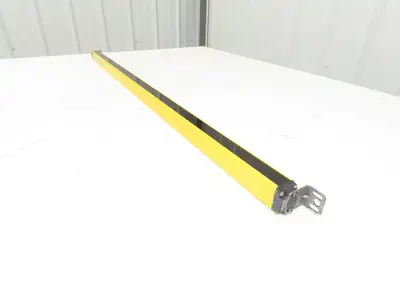 Schmersal SLC440-E-0890-14 Safety Light Curtain Transmitter 890mm 0.3-7mm -READ