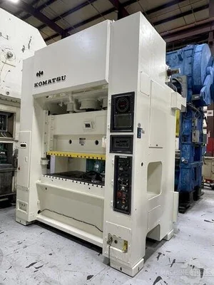 USED 1988 KOMATSU E2M200