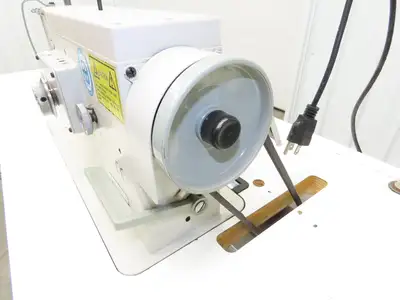 Eagle Huei Hwang Industrial Sewing Machine 120V Bottom Feed Zigzag