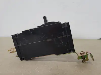USED SQUARE D FH16015B