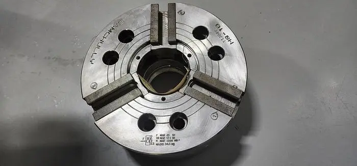 10 INCH SAMCHULLY HYDRAULIC CHUCK