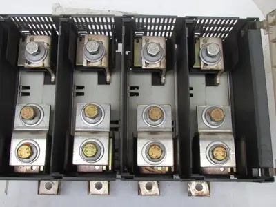 ABB 4-Pole Fusible Disconnect Switch Interrupter Rotary Handle 600a 3Ph 600V