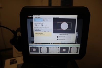 Used KEYENCE INSPECTION & MEASUREMENT KEYENCE IM-7030T 2D Vision Measuring Systems Minnesota US | Machinesused.com #1372426