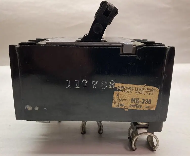 Used SQUARE _UNKNOWN_ Circuit Breakers | Surplus Asset Holdings #1189341