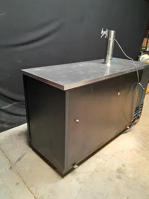 USED TRUE TBB-3G; KEG COOLER