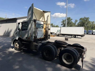 Used 2006 VOLVO VNM Conventional trucks Indiana US | Miedema Asset Management Group #1414527