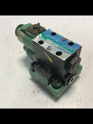 USED VICKERS DG4V-3S-2AL-M-U-HL7-60-EN490