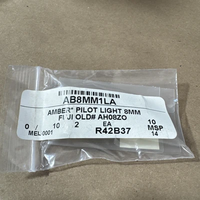 NEW IDEC AB8M-M1-LA