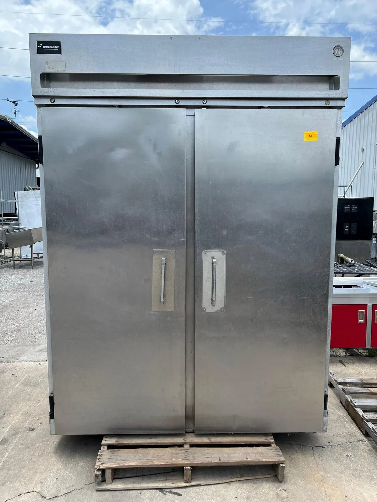 75-0291 Delfield 2 Door Roll In Self-Contained Cooler MRRI2-S