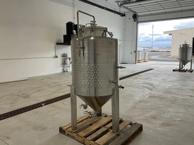Used PSYCHO BREW JACKETED CONICAL FERMENTER/UNITANK 10BBL Dish & Cone Bottom Tanks Michigan US | Miedema Asset Management Group #1580147