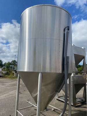 Used _UNKNOWN_ 5,600 Litre Stainless Steel Tanks GB | Perry Equipment #1136192