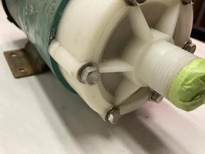 USED IWAKI MAGNET PUMP MD-40RT-220N