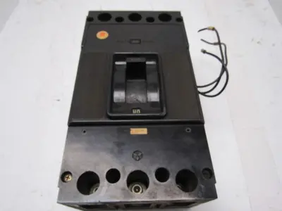 Mitsubishi Electric NF225-G 120 Amp 3 Pole Circuit Breaker W/Auxiliary Switch