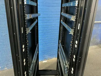 Used APC _UNKNOWN_ Cabinets Ohio US | HGR 24 #1787392