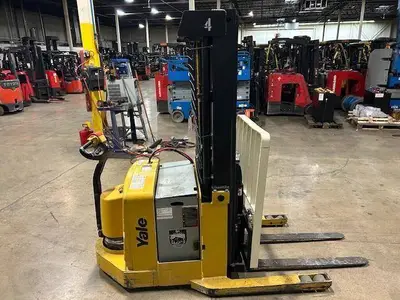 Used 2013 YALE MRW030LE Reach Trucks Illinois US | Somerset Equipment Sales #1546186
