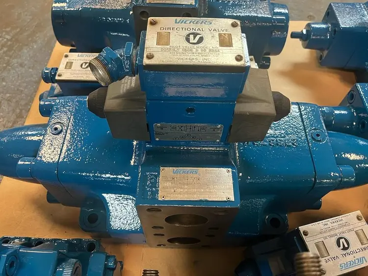 Used VICKERS DF5S4LW-166C-W-B-80 Pump & Valve Parts Ohio US | Surplus Asset Holdings #1225952