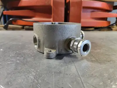 NEW CROUSE-HINDS GRF229
