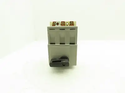 AEG MCBS103 Disconnect Switch 100AMP 3 Pole 380-660VAC W 6 Lug Connectors