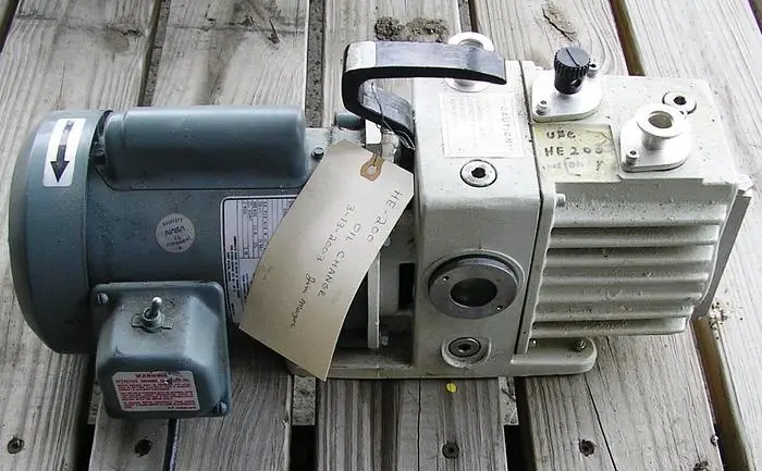 Used LEYBOLD HEREAUS D2A Pumps | P & K Equipment Inc. #466468