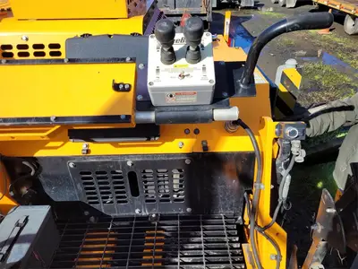 USED 2020 LEEBOY 8520