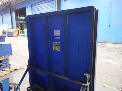 30" X 43" Upender