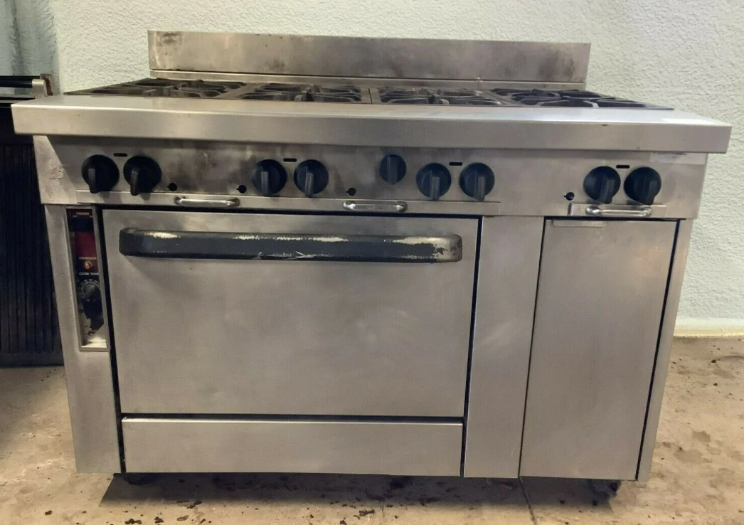 152-0078 Southbend 8-Burner P48D-BBBB Stove and Oven