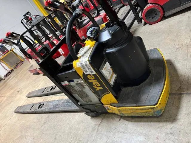Used 2015 YALE MPE060LV Electric Pallet Trucks Illinois US | Somerset Equipment Sales #1546247
