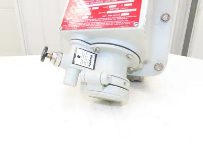 Appleton DBR6034DS DBR Receptacle 60A 3W 4P Disconnect Pin Sleave Plug